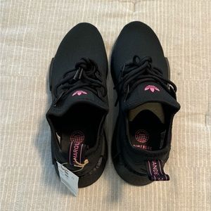 Women’s Adidas NMD R1 sneakers